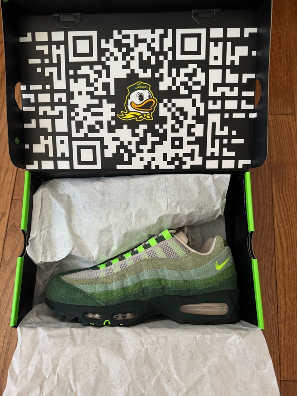 Nike Air Max 95 Oregon Green and Neon Accent Sneaker - Picture 3 of 5